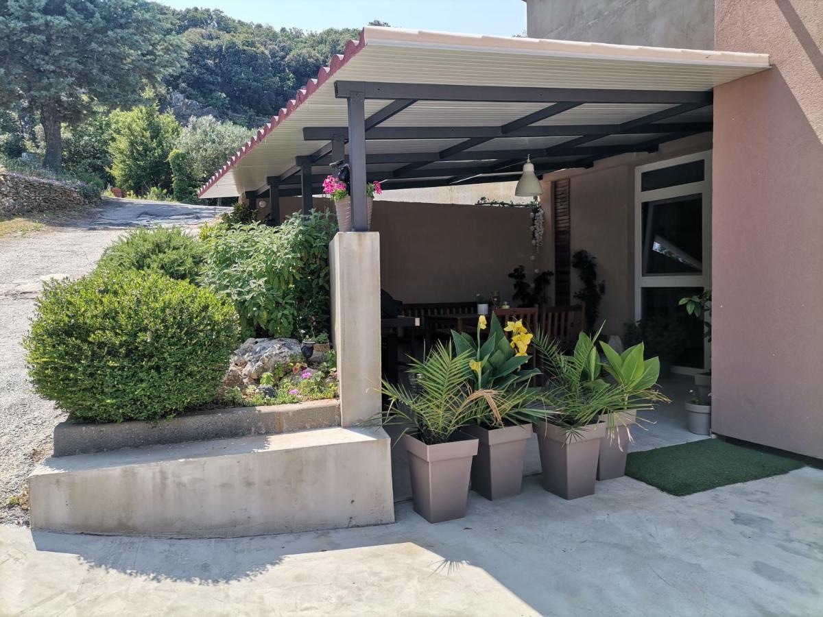 Ferienwohnung Cave With Free Parking Pula Exterior foto